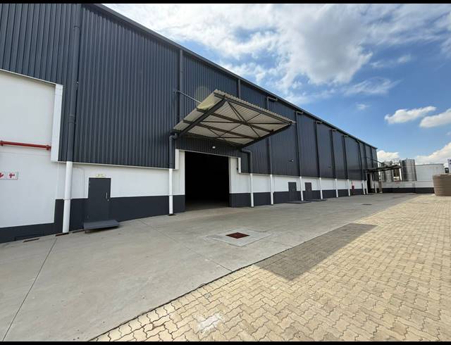 3,743M² WAREHOUSE TO LET IN SPARTAN